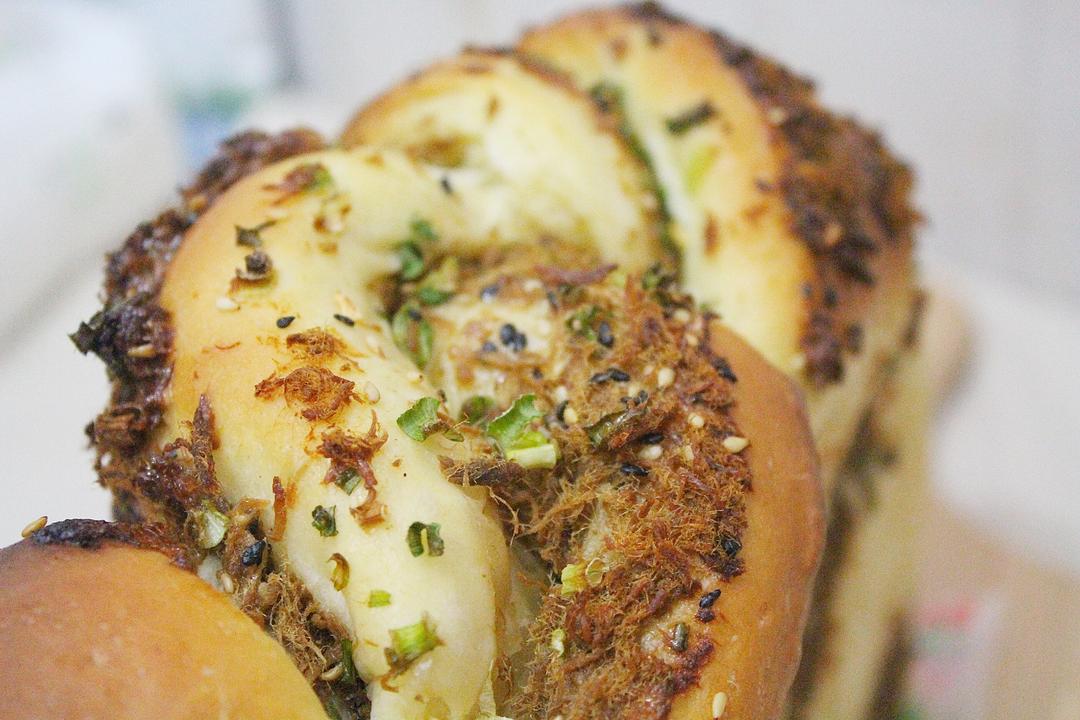 香葱肉松手撕吐司