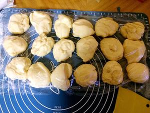 懒人版一次发酵蜂蜜脆底小面包（28x28金盘量）的做法 步骤3