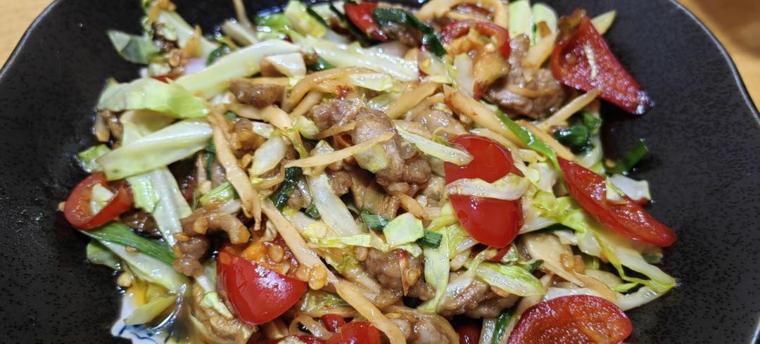 下饭神器又来了，试试这道白菜梗炒牛肉！！