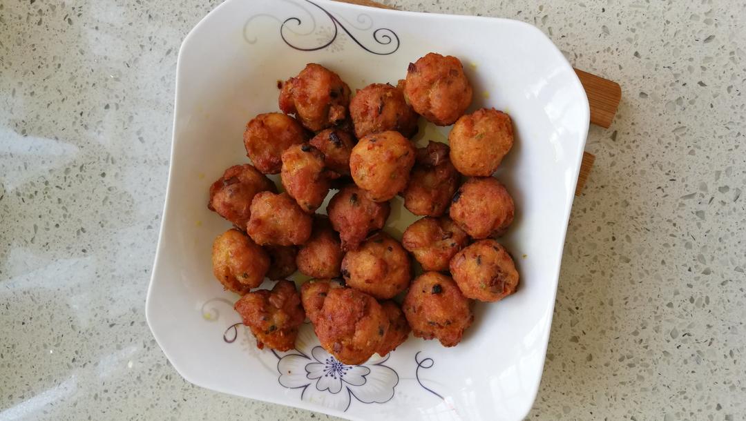 酥炸肉丸子