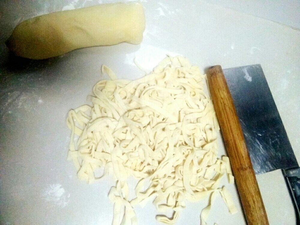 手擀面配鸡蛋酱Hand Make Noodles With Egg Sauce