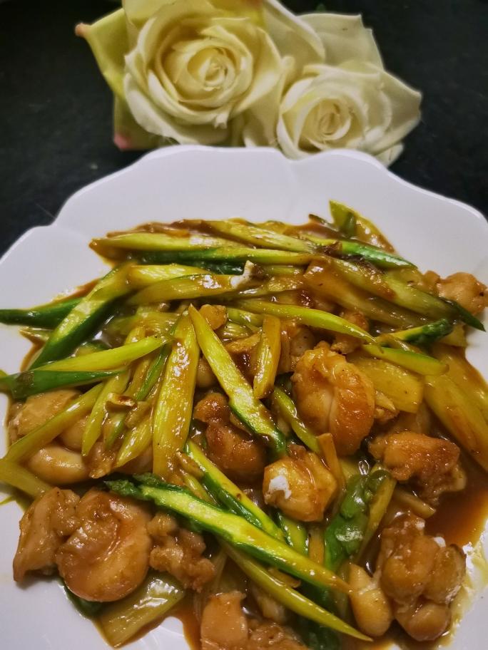 芦笋炒鸡腿的做法