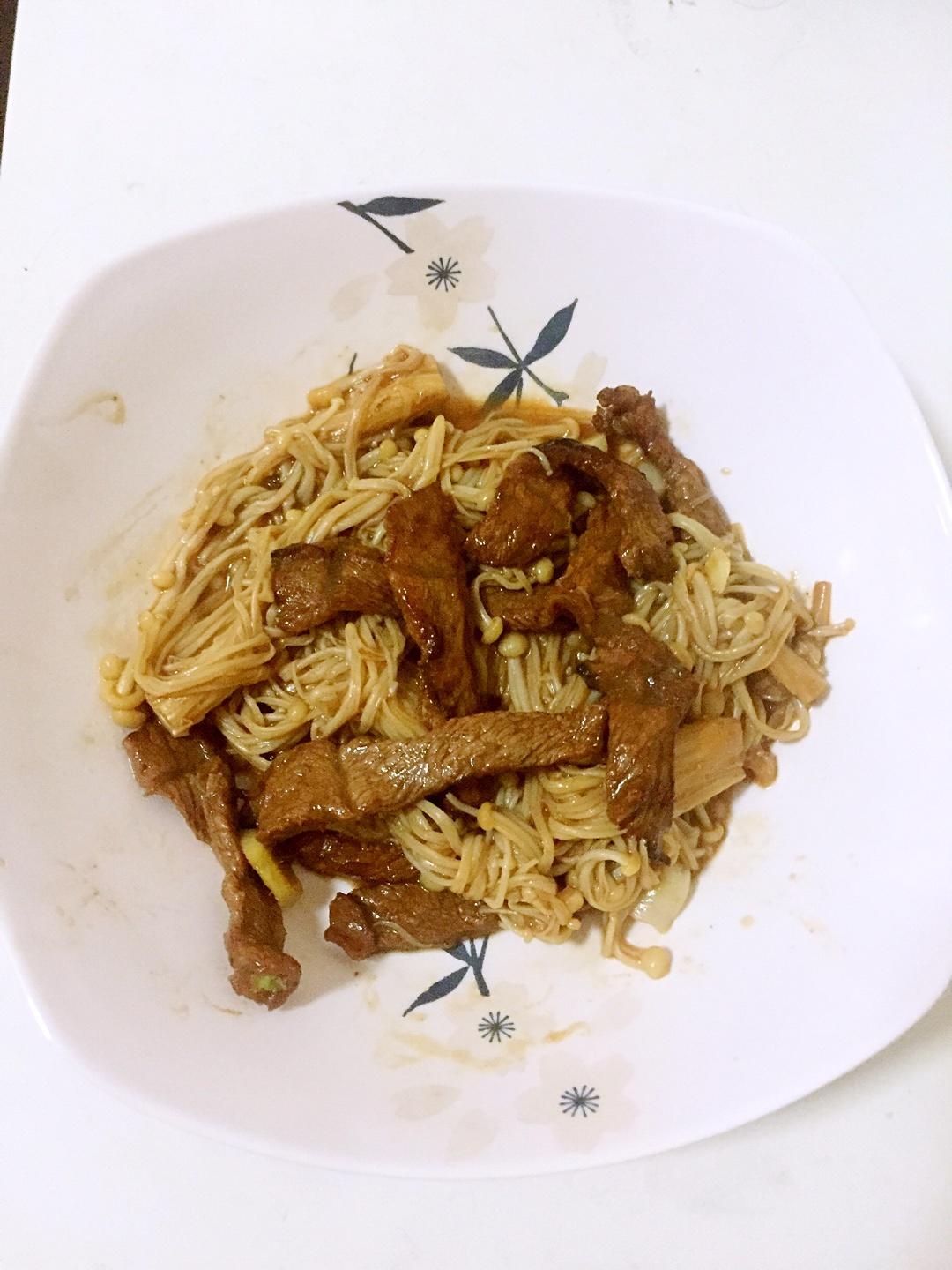 金针菇炒牛肉的做法
