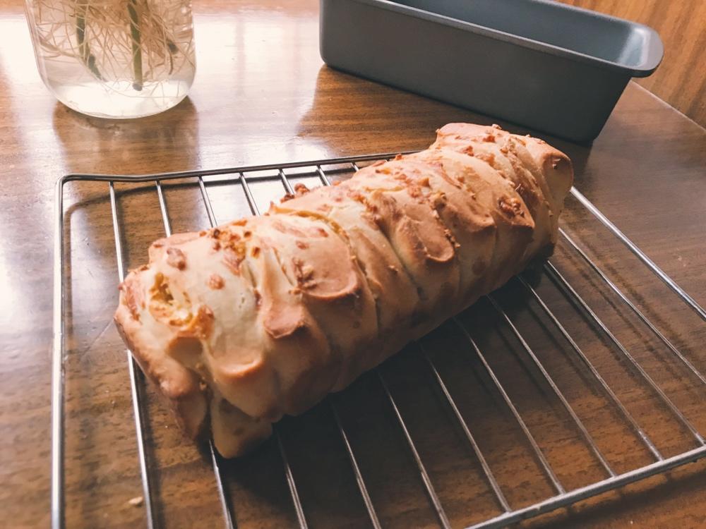 绵软蒜香芝士手撕面包Pull-apart bread
