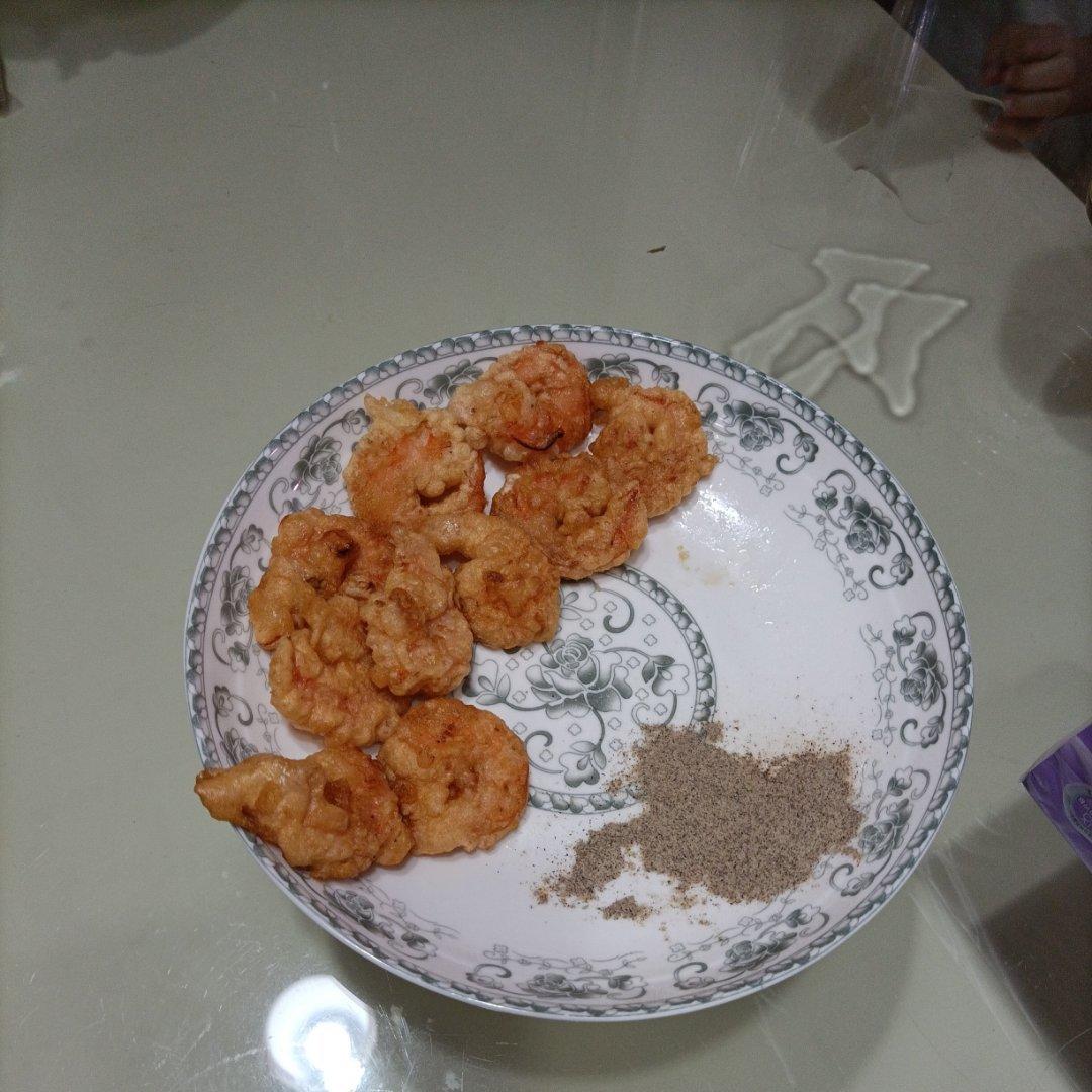 🔥吮指椒盐虾仁，完全不需要厨艺‼️