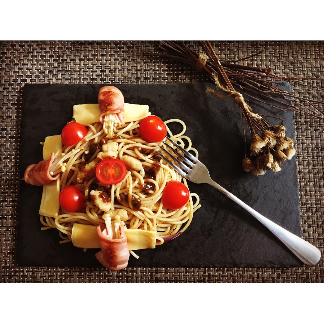 黑椒牛柳炒意面