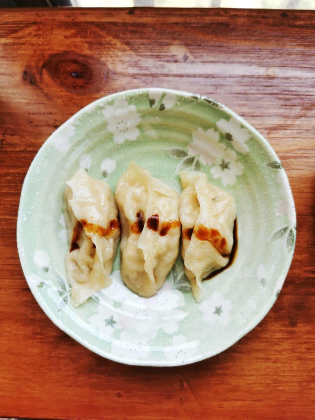 猪肉大葱烫面蒸饺