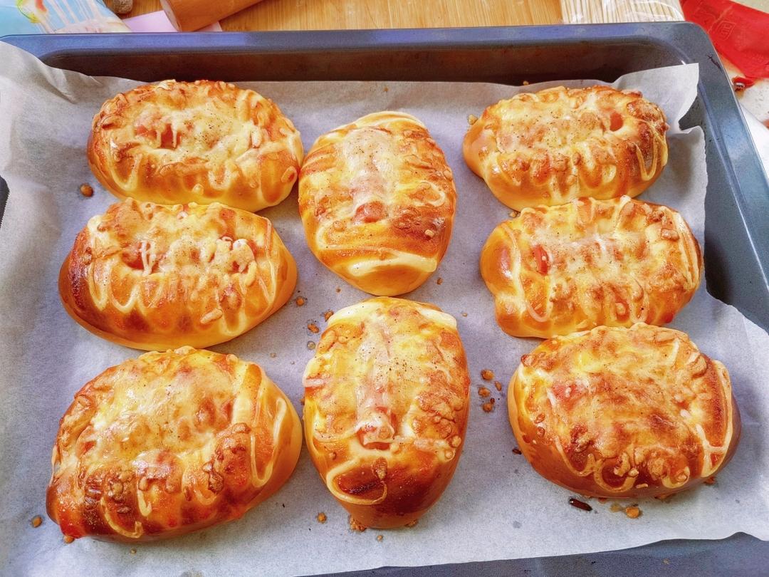 一个面团撑起一家店的台式面包—香肠面包