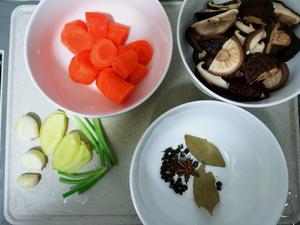 神仙下饭之香菇炖土鸡的做法 步骤2