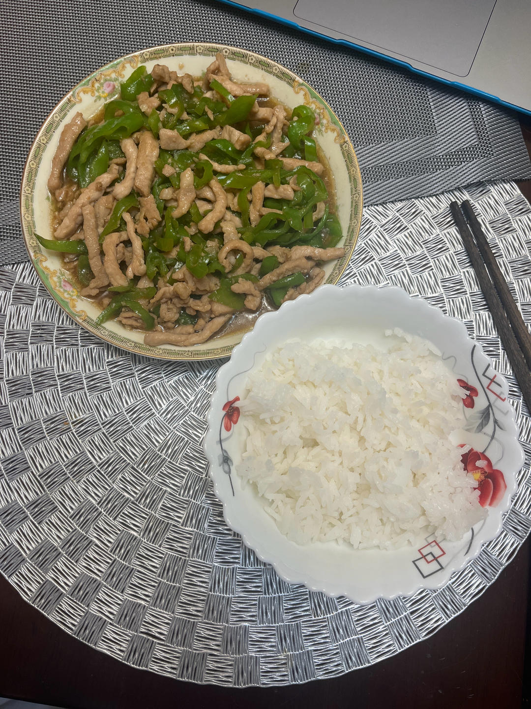 ‼️好吃到舔盘的青椒肉丝盖浇饭