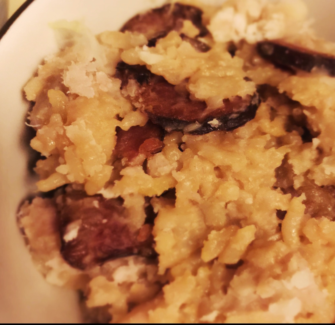 广式腊味煲仔饭