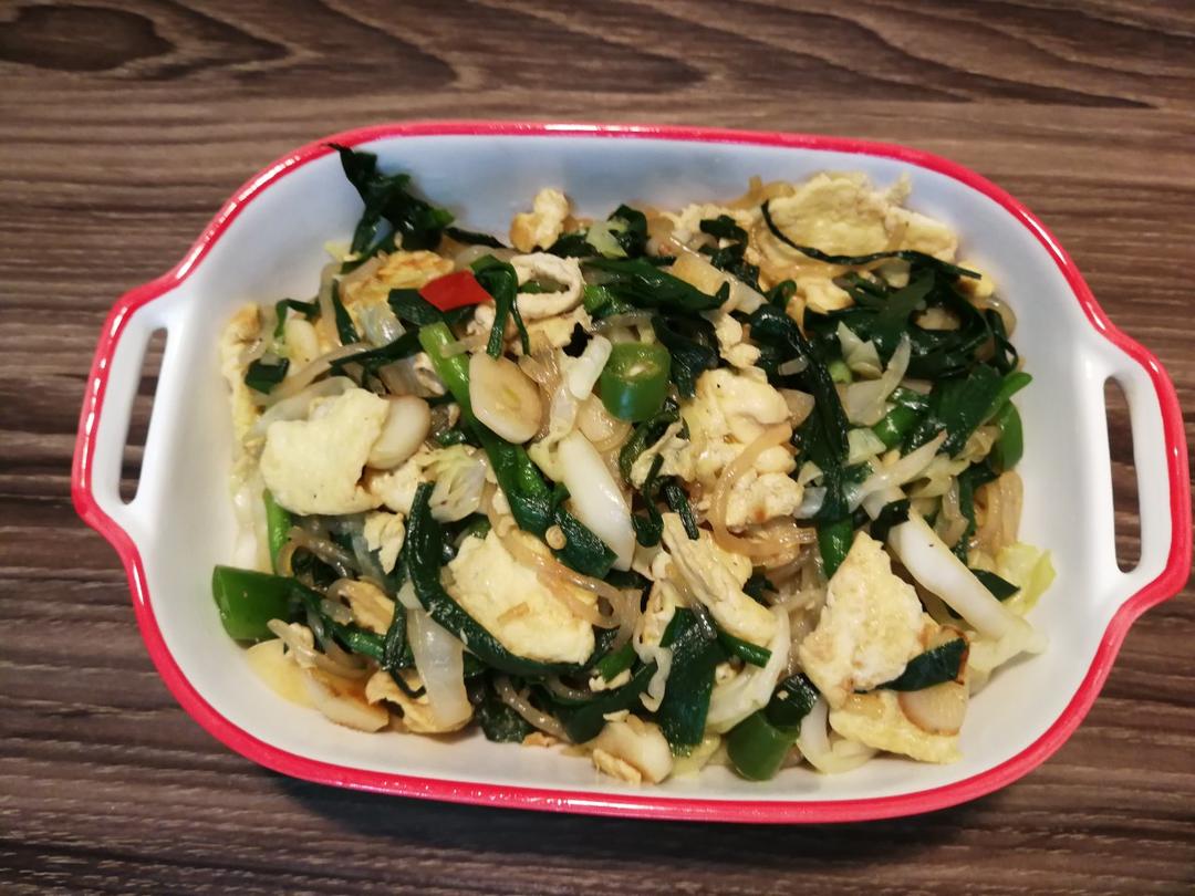 美味营养的                            粉丝韭菜豆芽鸡蛋拌菜
