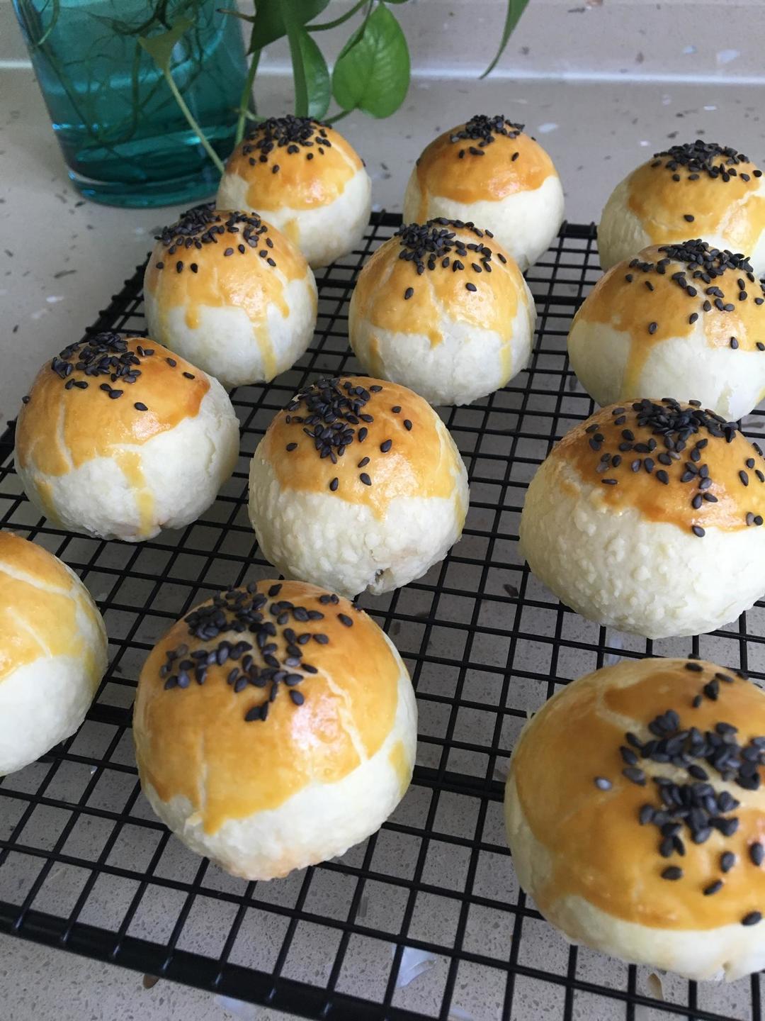 爱家黄油版蛋黄酥的做法