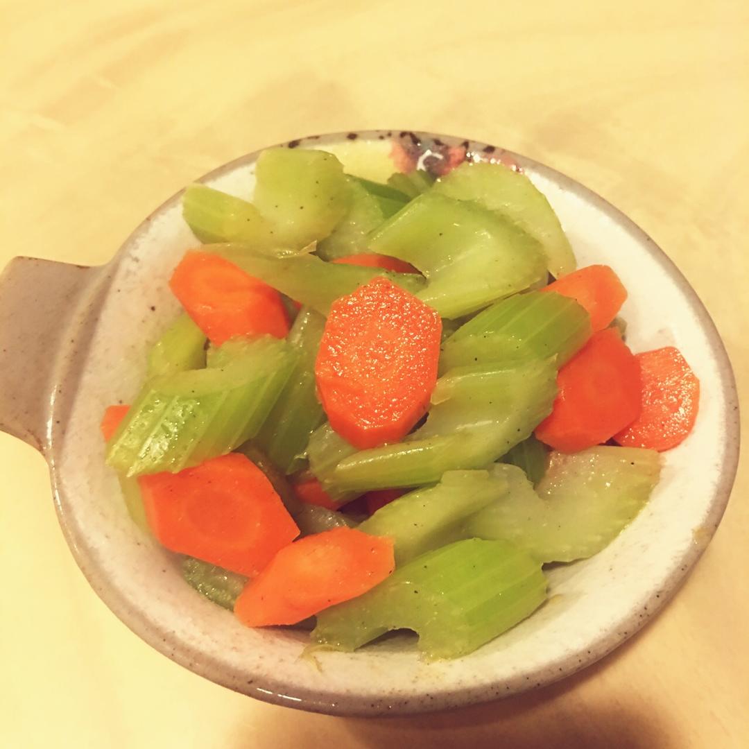凉拌芹菜花生米胡萝卜