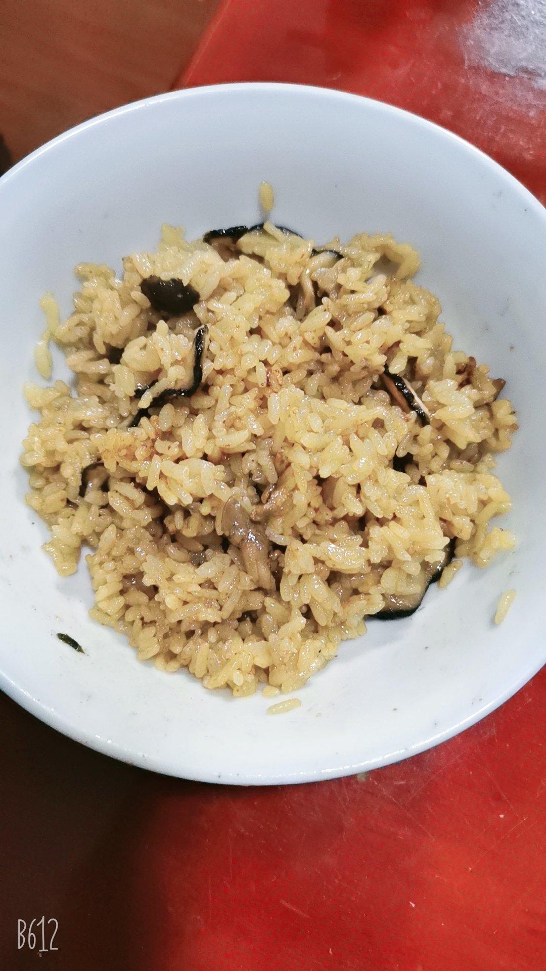 香菇鸡肉饭