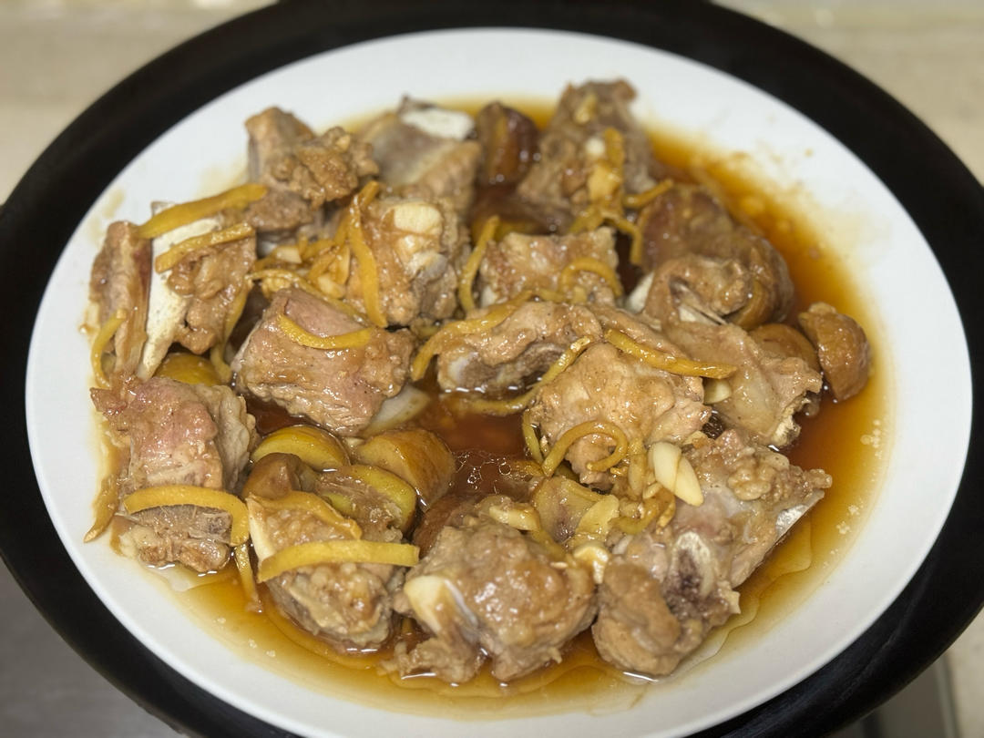 排骨怎么蒸才嫩？第一步先焯水就错了，记住这个窍门排骨嫩滑多汁