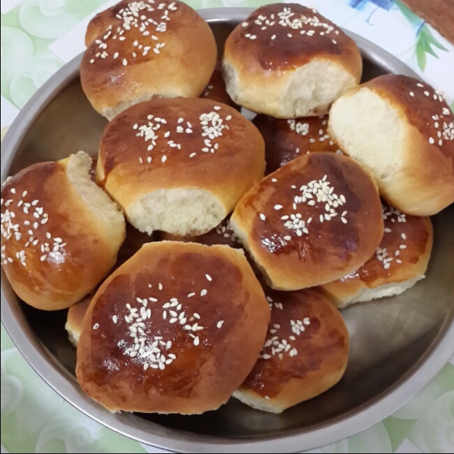 大人小孩都爱不释口的【蜂蜜牛奶小餐包】