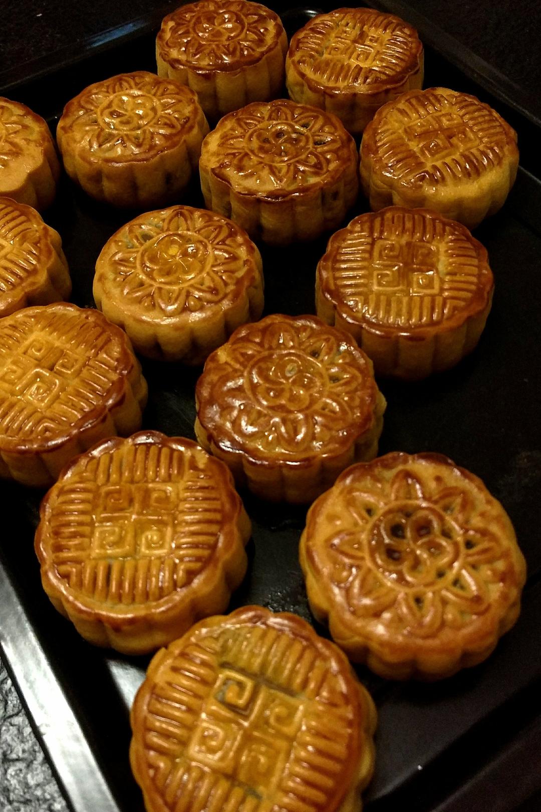广式月饼——蛋黄莲蓉月饼