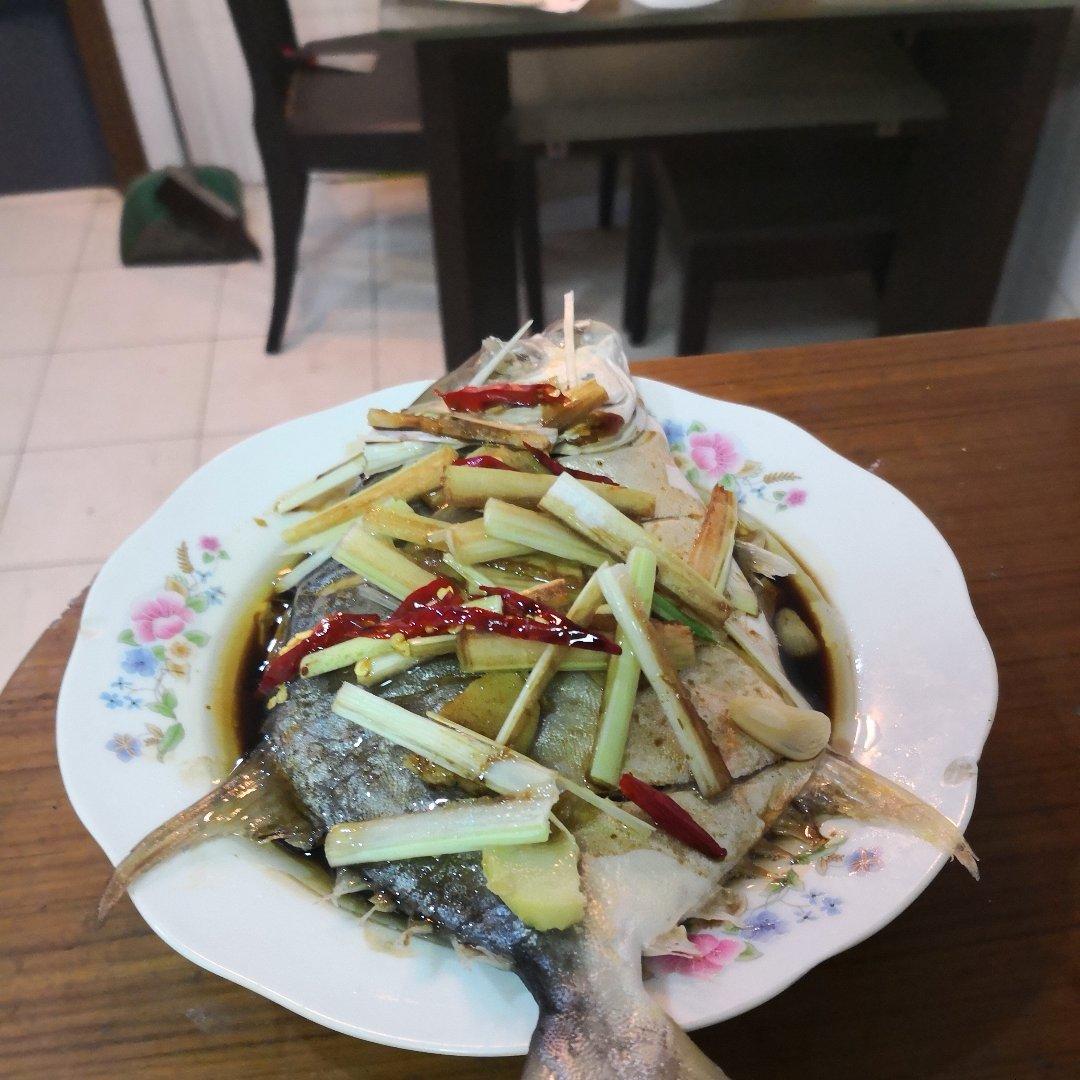 清蒸鲳鱼