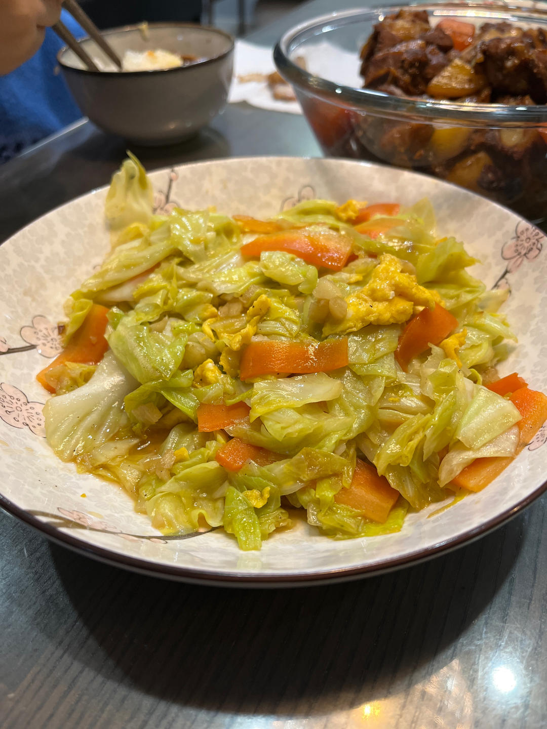 超级下饭的家常菜！给肉都不换的包菜炒鸡蛋