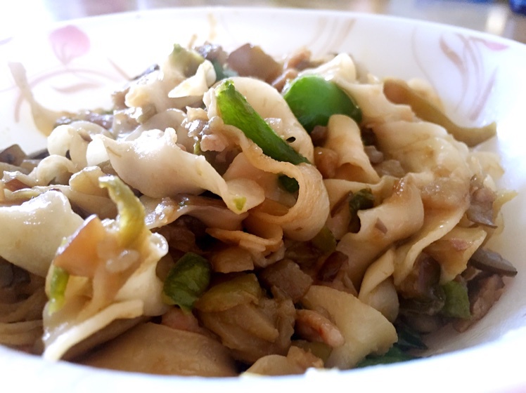 榨菜肉丝炒刀削面