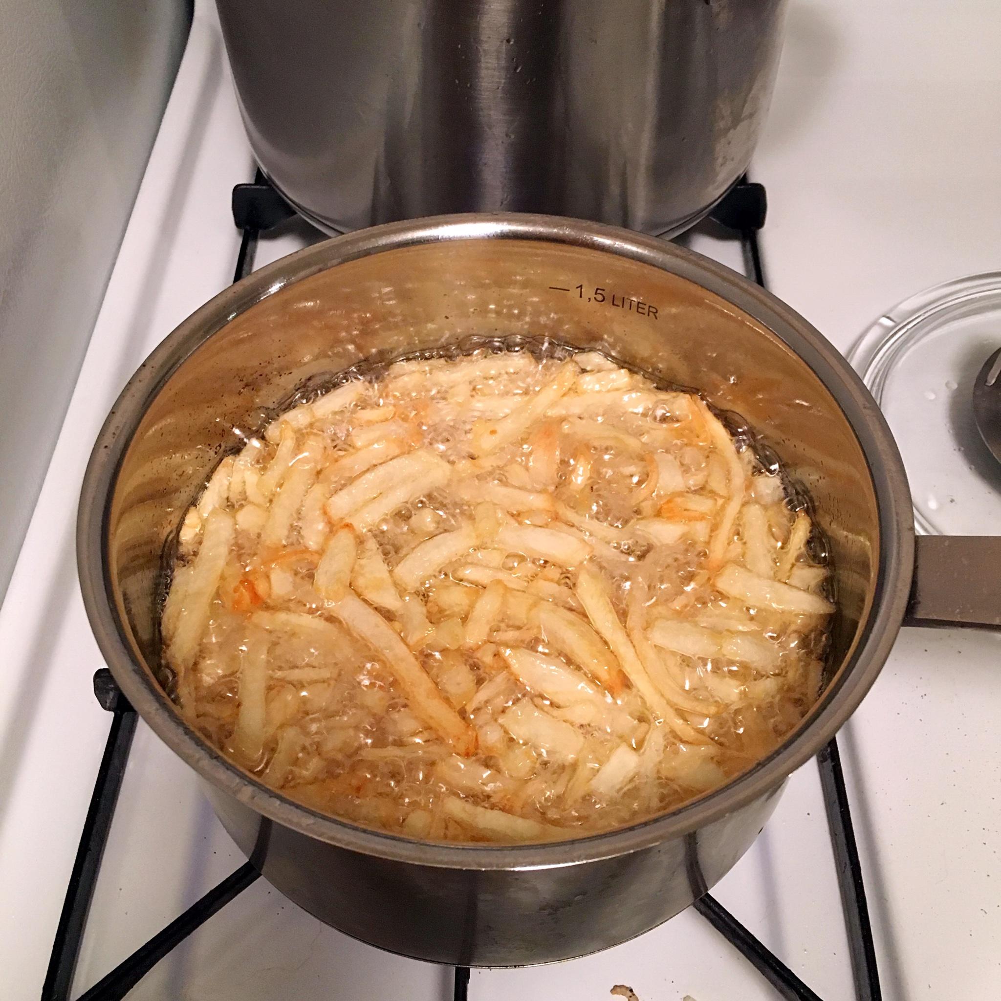 地道的美国Garlic Fries的做法 步骤5