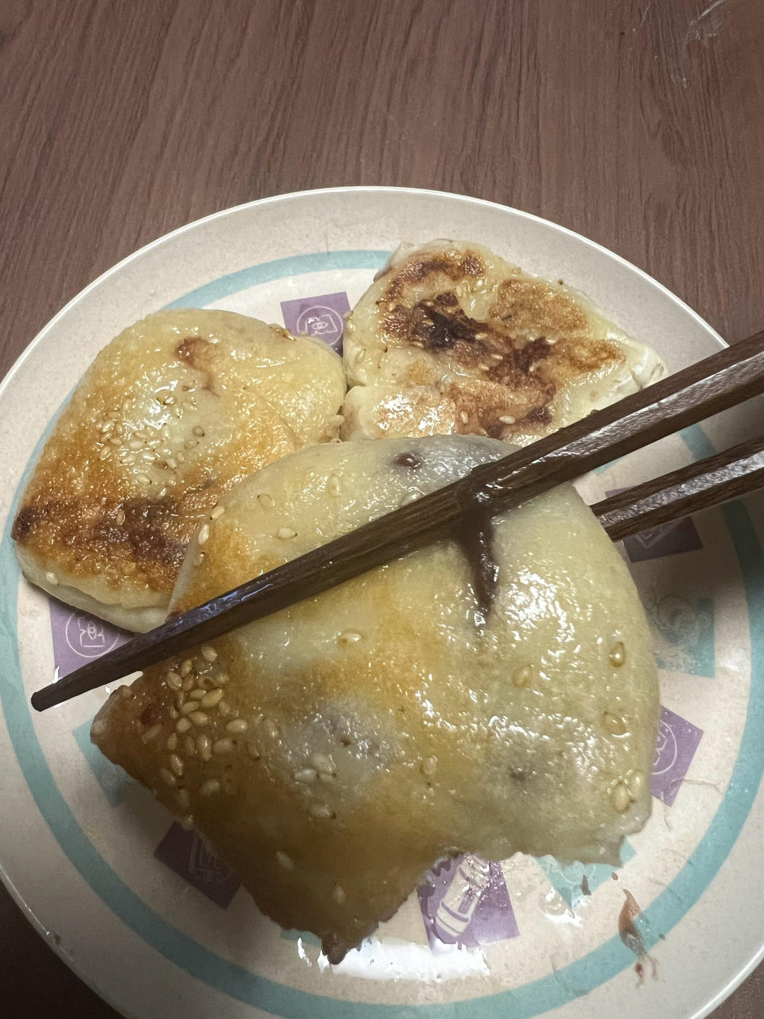 一个苹果  一碗糯米粉  这么做软糯香甜  好吃极了  带馅的苹果糯米饼