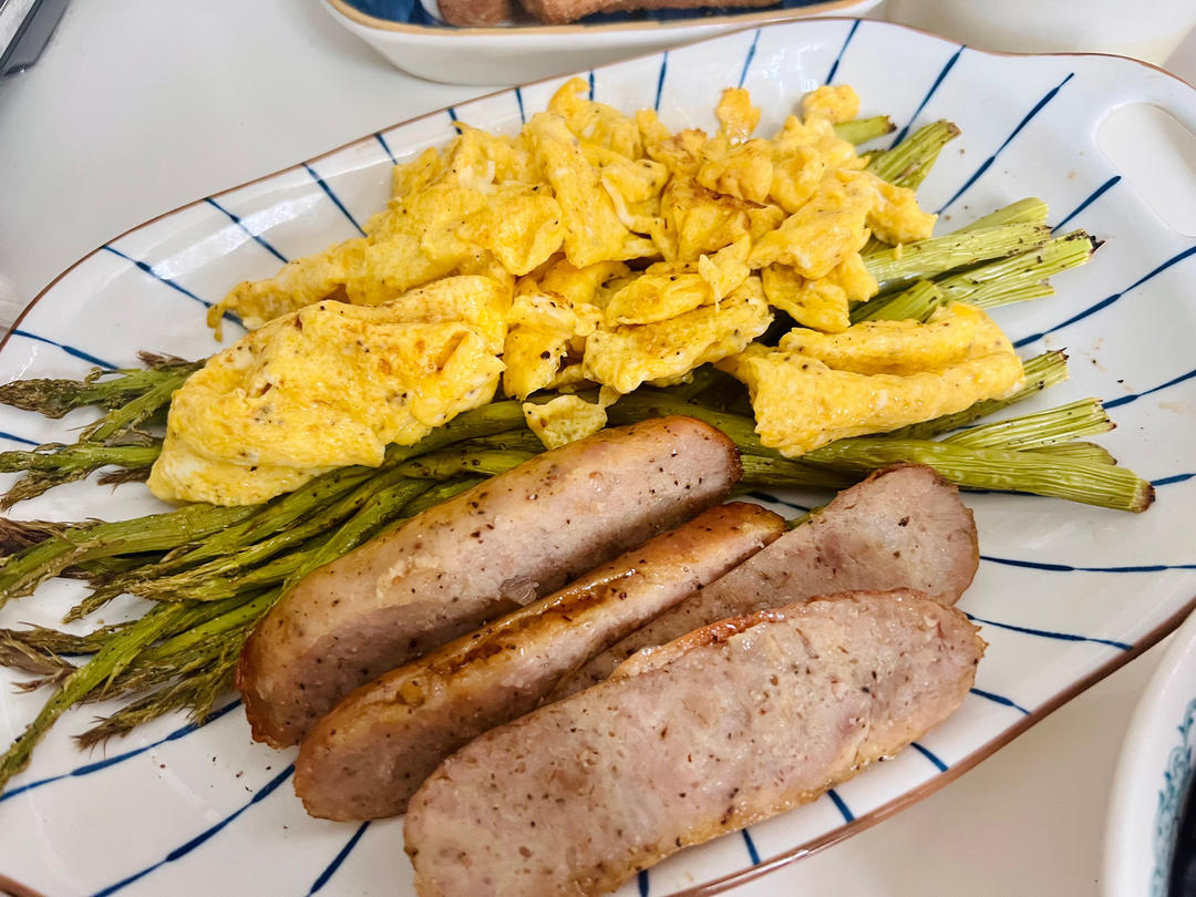 滑蛋香肠三明治