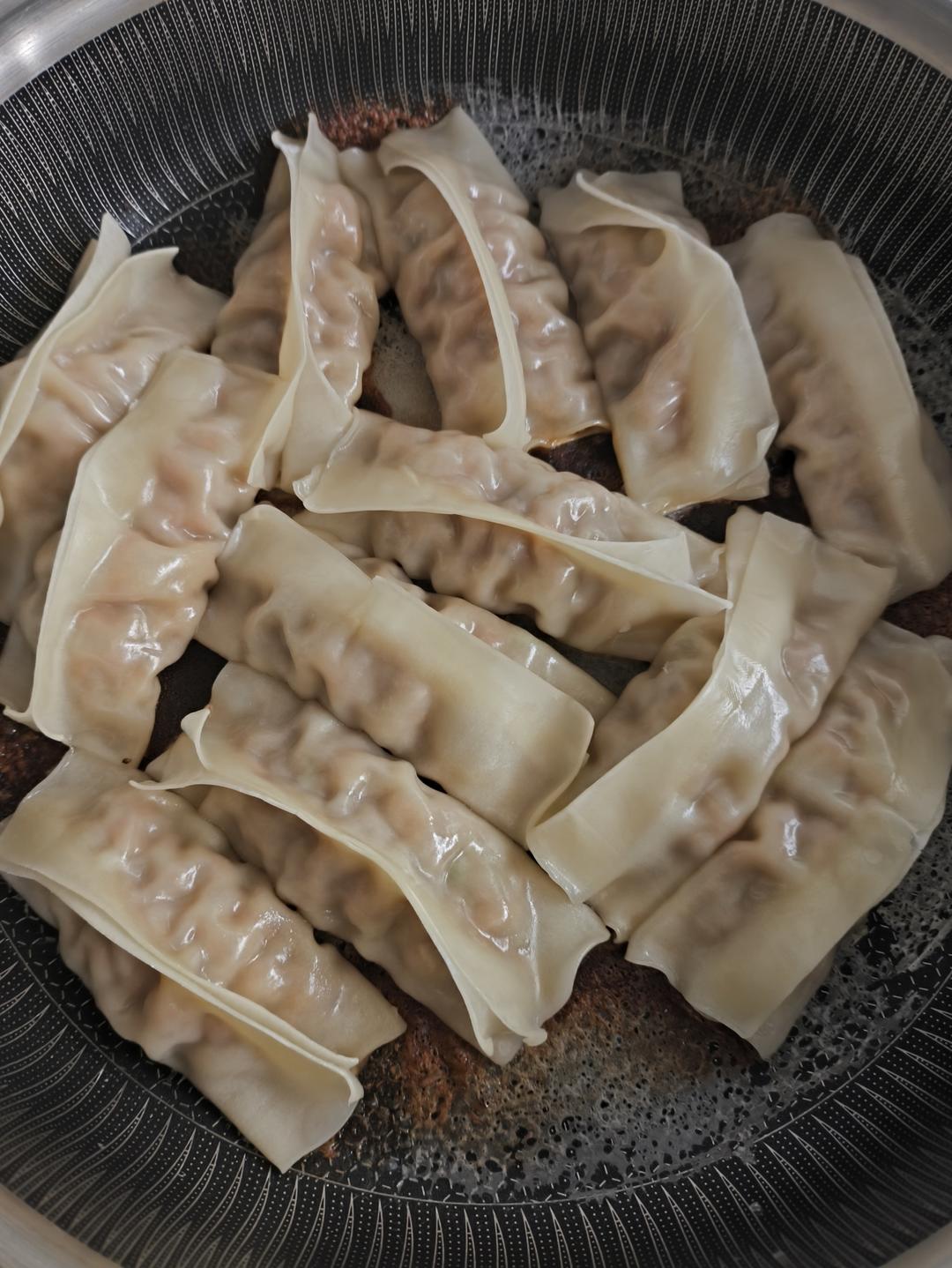 详解最好吃的外焦里嫩牛肉锅贴