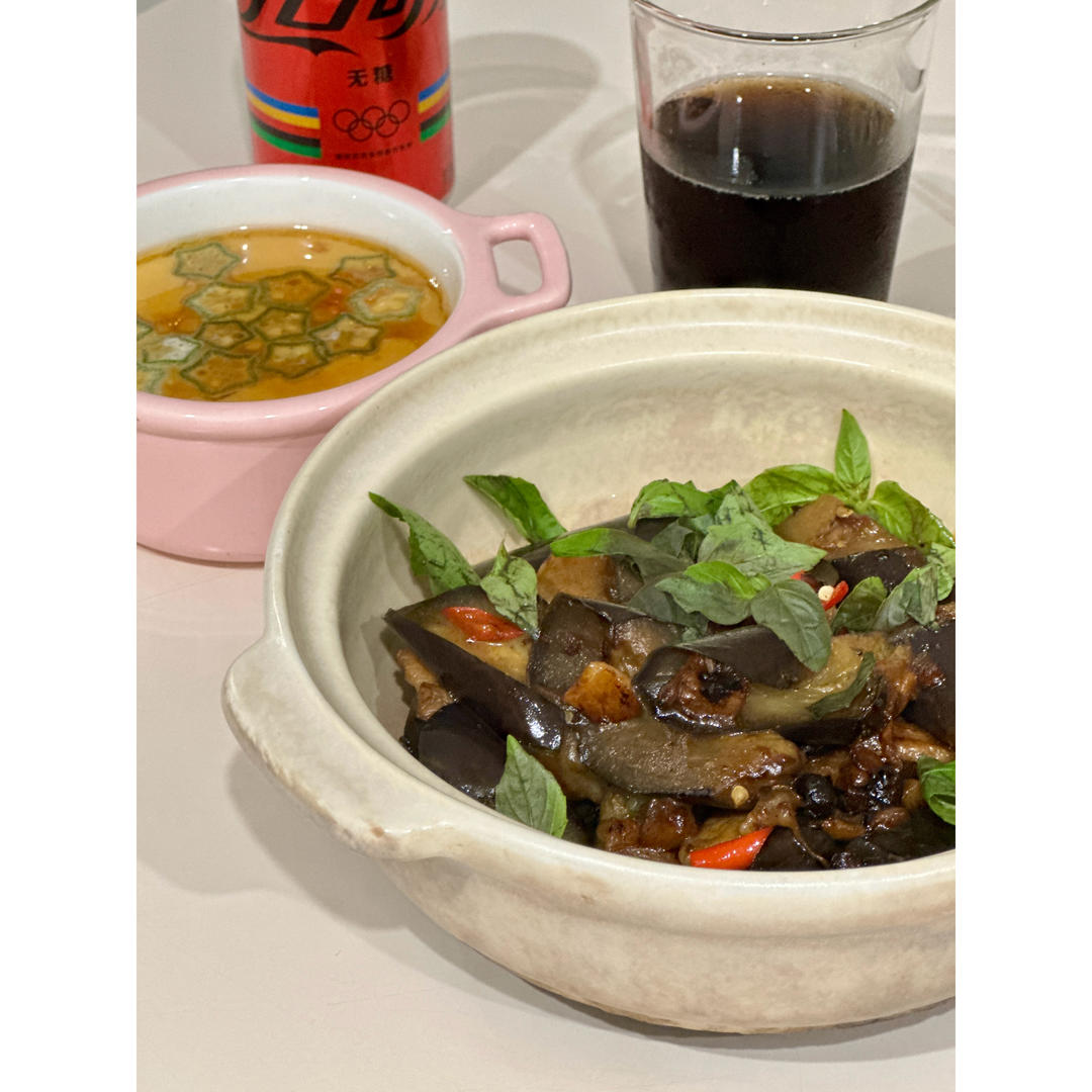 【咸鱼鸡粒茄子煲】用鱼烧茄子，广东人的下饭神器！