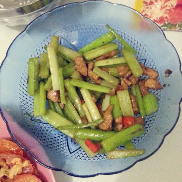 芹菜炒肉片