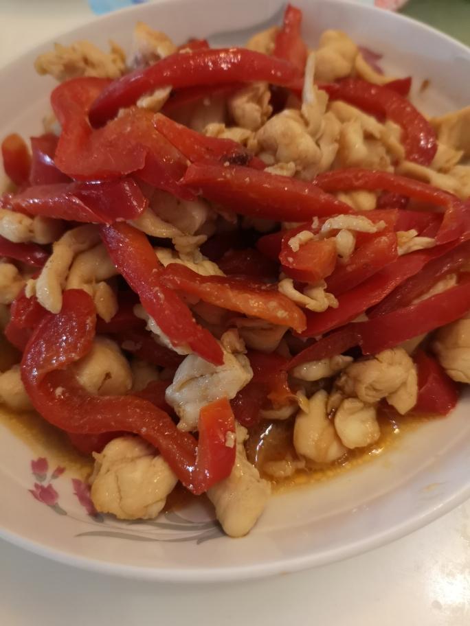 适合一岁以上宝宝吃的红灯笼椒爆炒鸡里脊