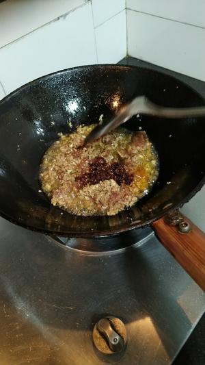 酱汁肉沫土豆泥的做法 步骤3