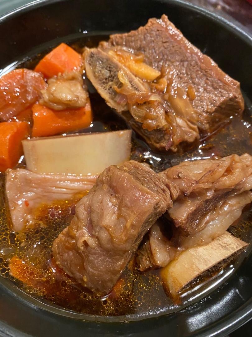 胡萝卜炖牛排骨
