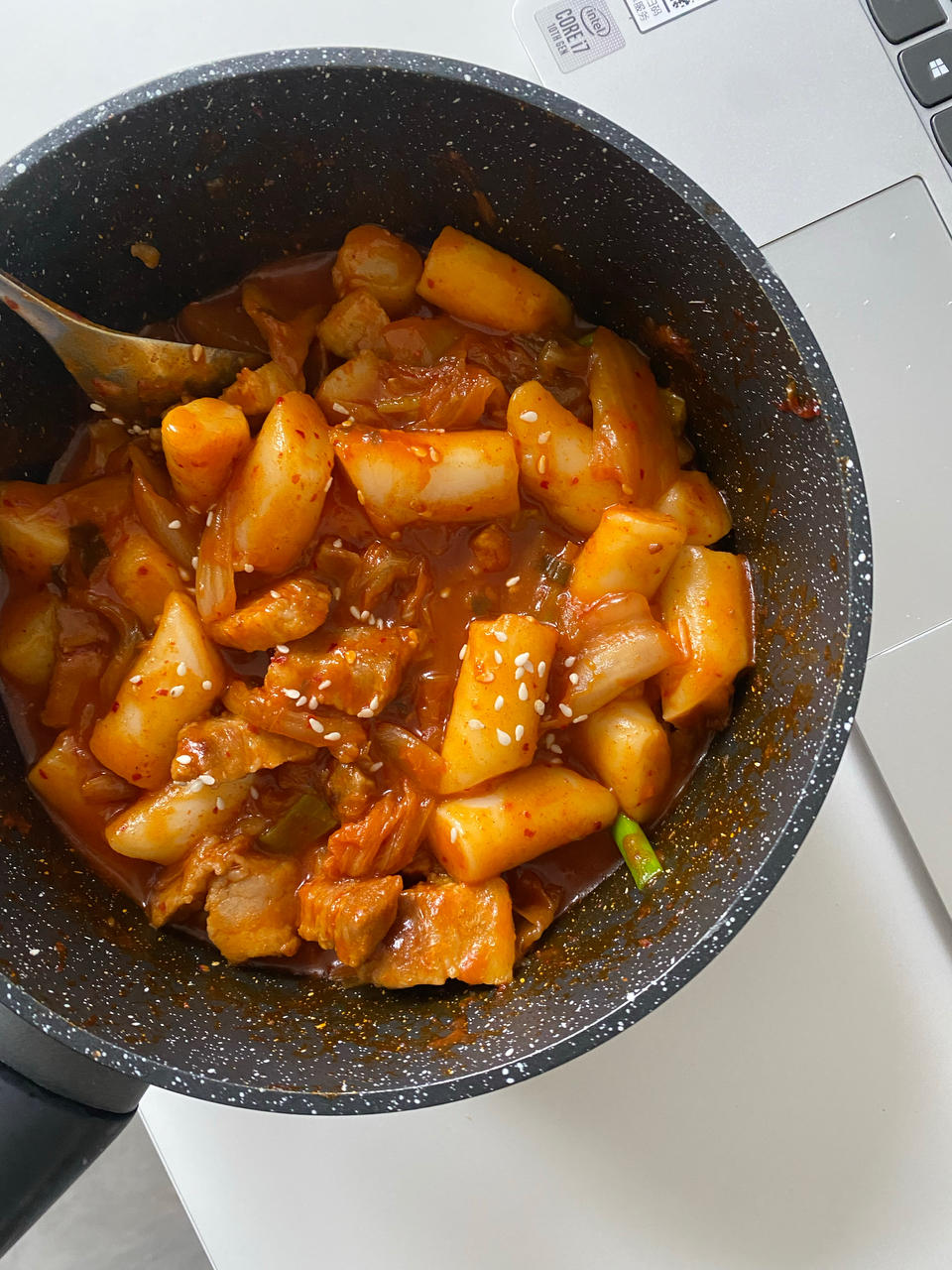 泡菜炒年糕