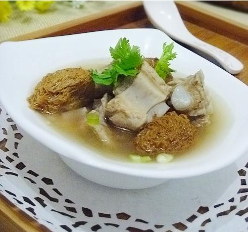 参芪猴头菇排骨汤的做法