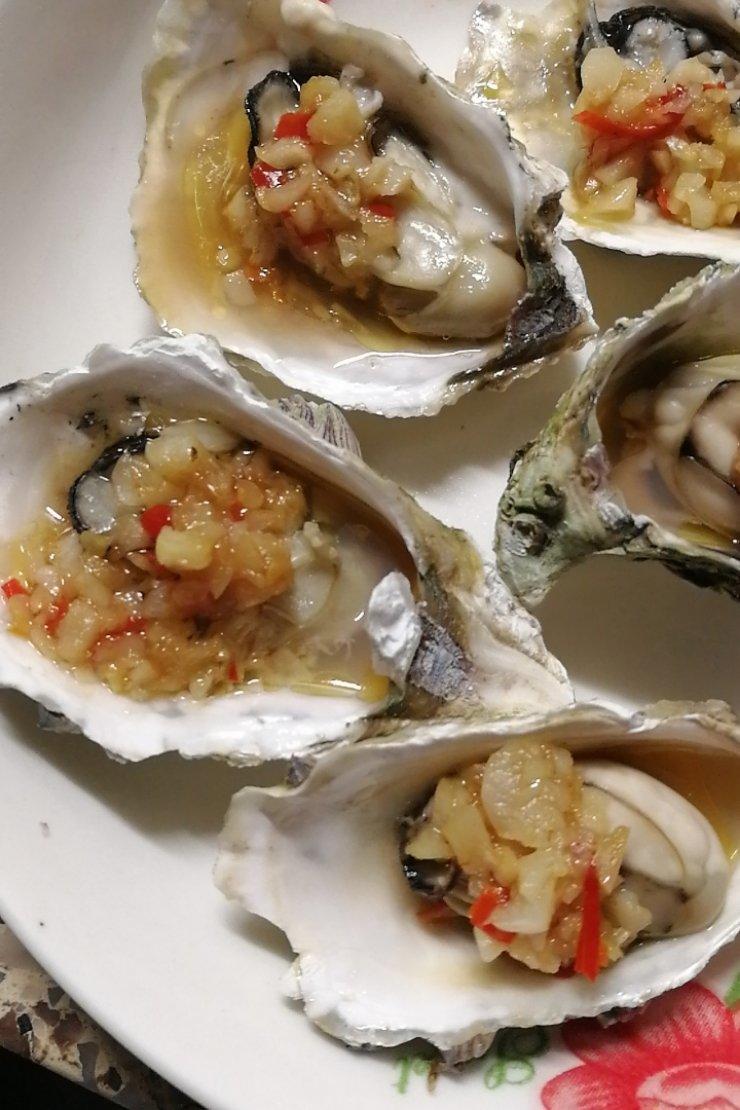 有个锅就能在家做的蒜蓉生蚝做法