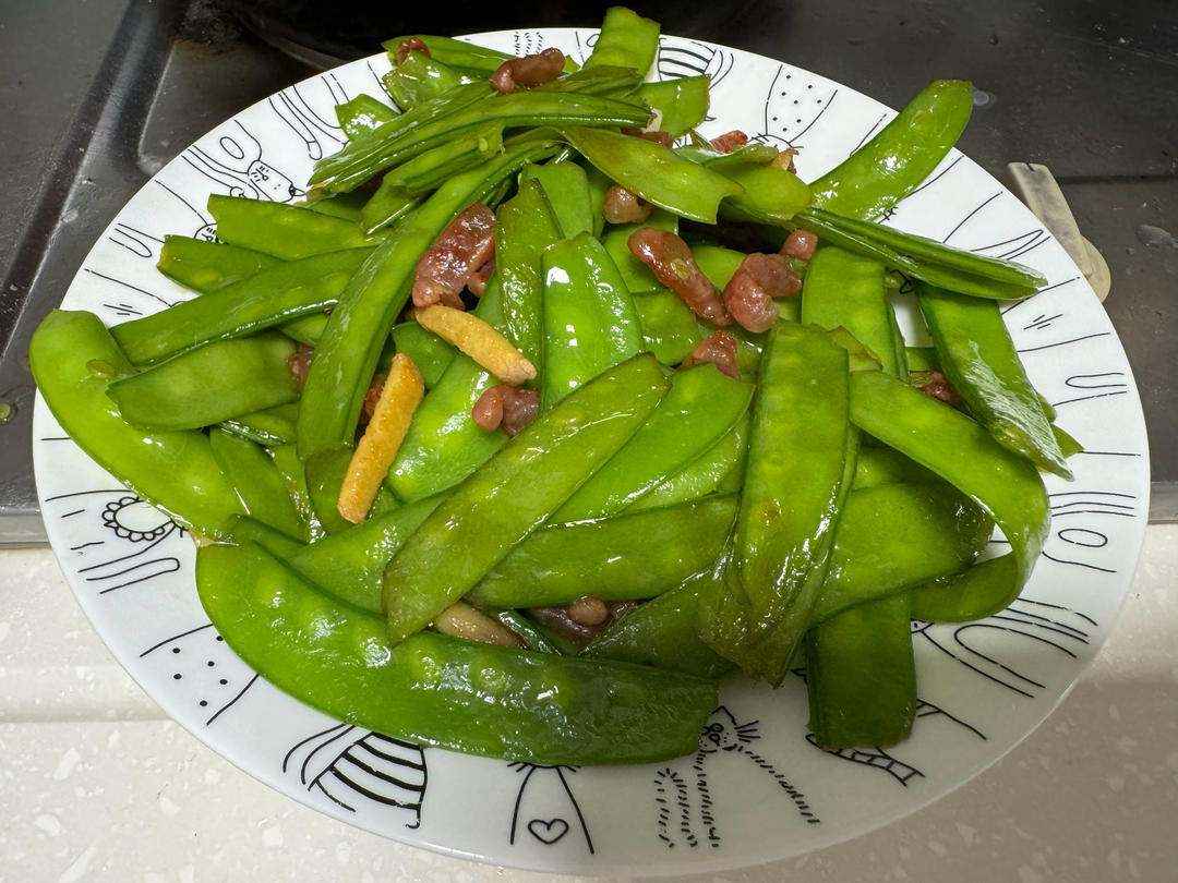 超脆爽的荷兰豆炒香肠