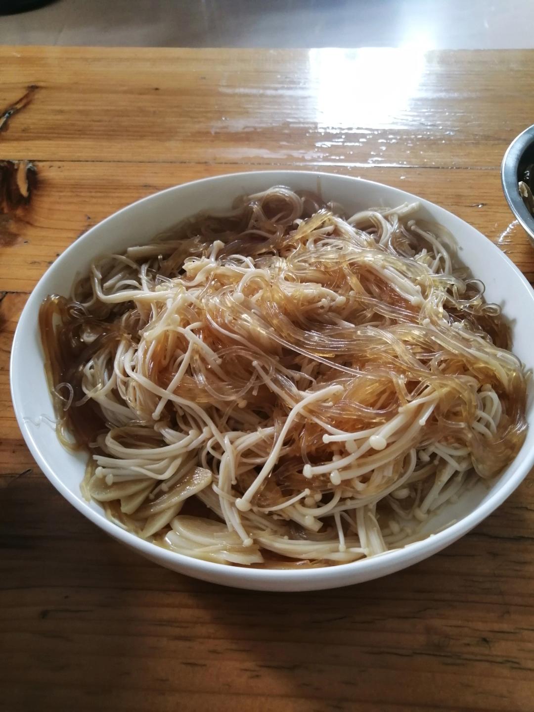 懒人下饭神器，蒜蓉蒸粉丝金针菇娃娃菜