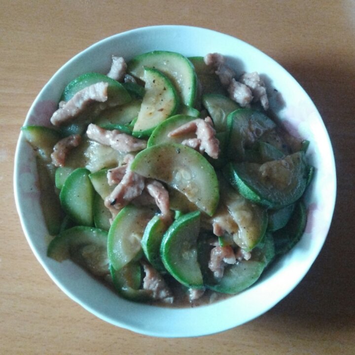 家常茭瓜炒肉片