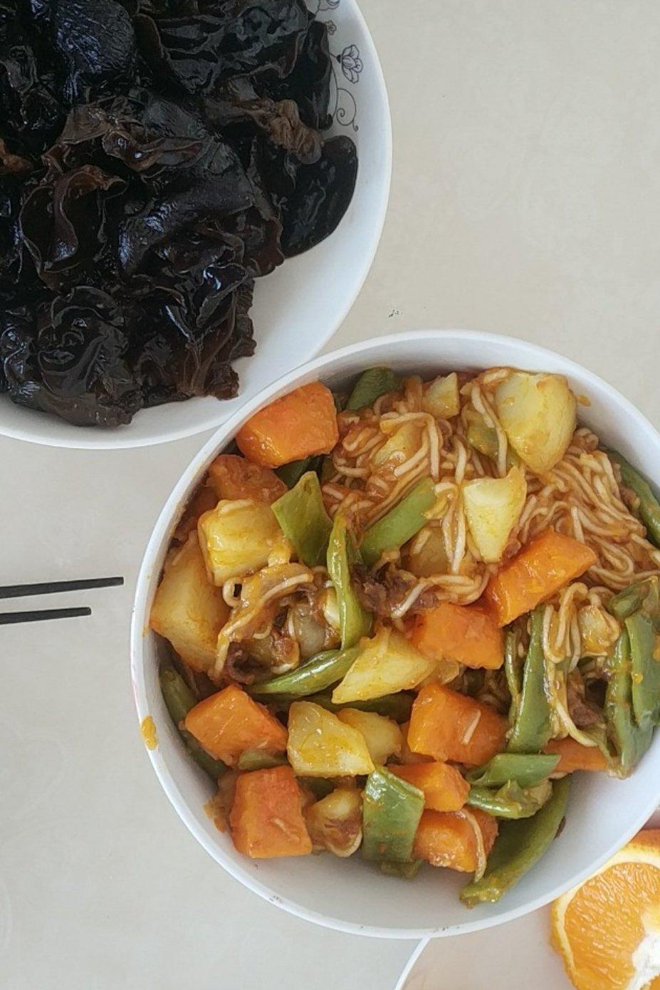 土豆炖南瓜豆角粉条