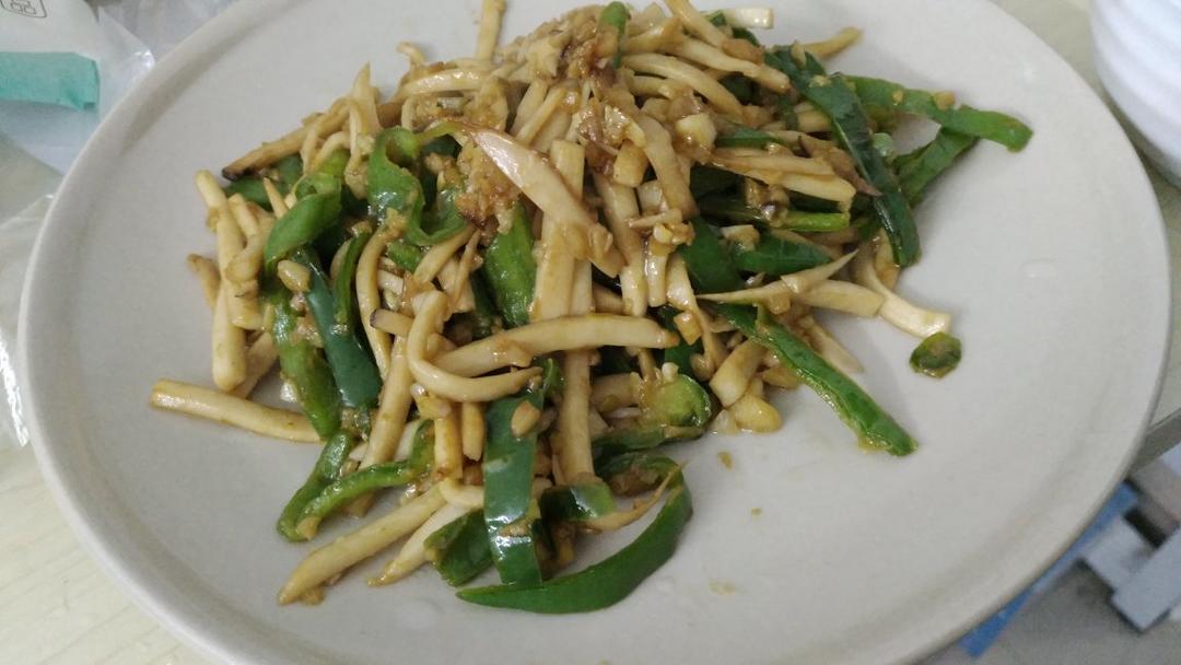 青椒素炒杏鲍菇