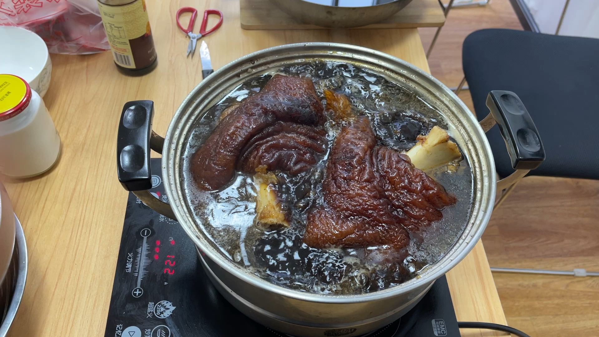 酸菜蹄髈火锅