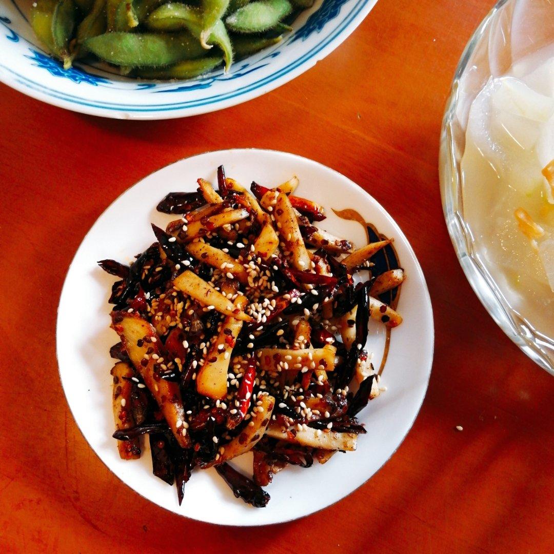 厨师长教你：“冷吃杏鲍菇”的创新做法，这味道好吃得停不下来