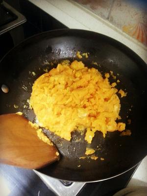 咸蛋黄肉松青团的做法 步骤3