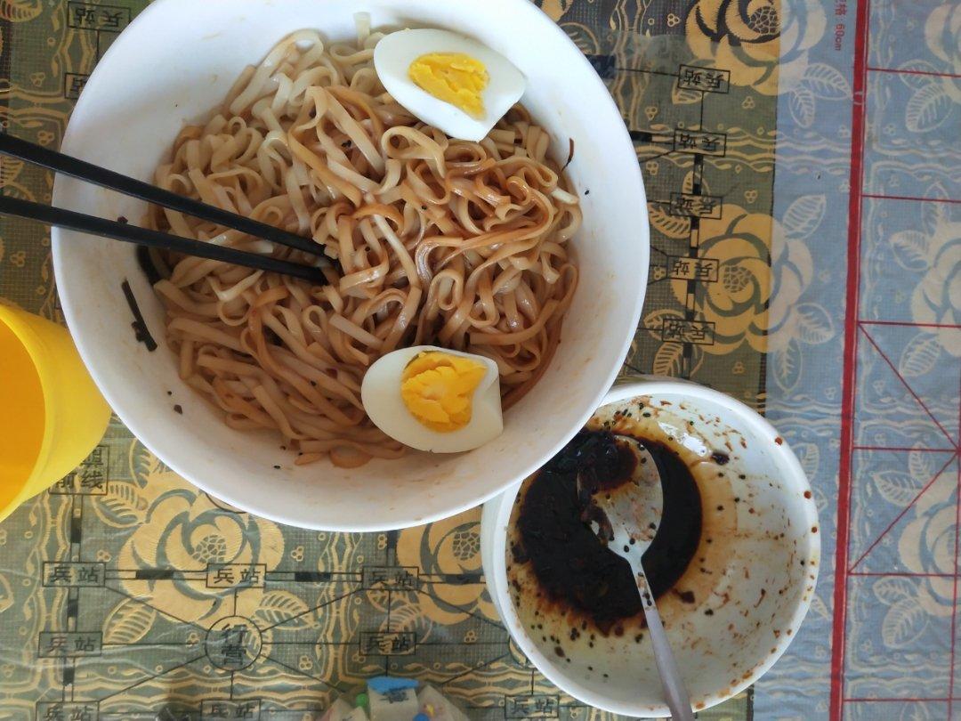 10分钟搞定的一碗葱油拌面