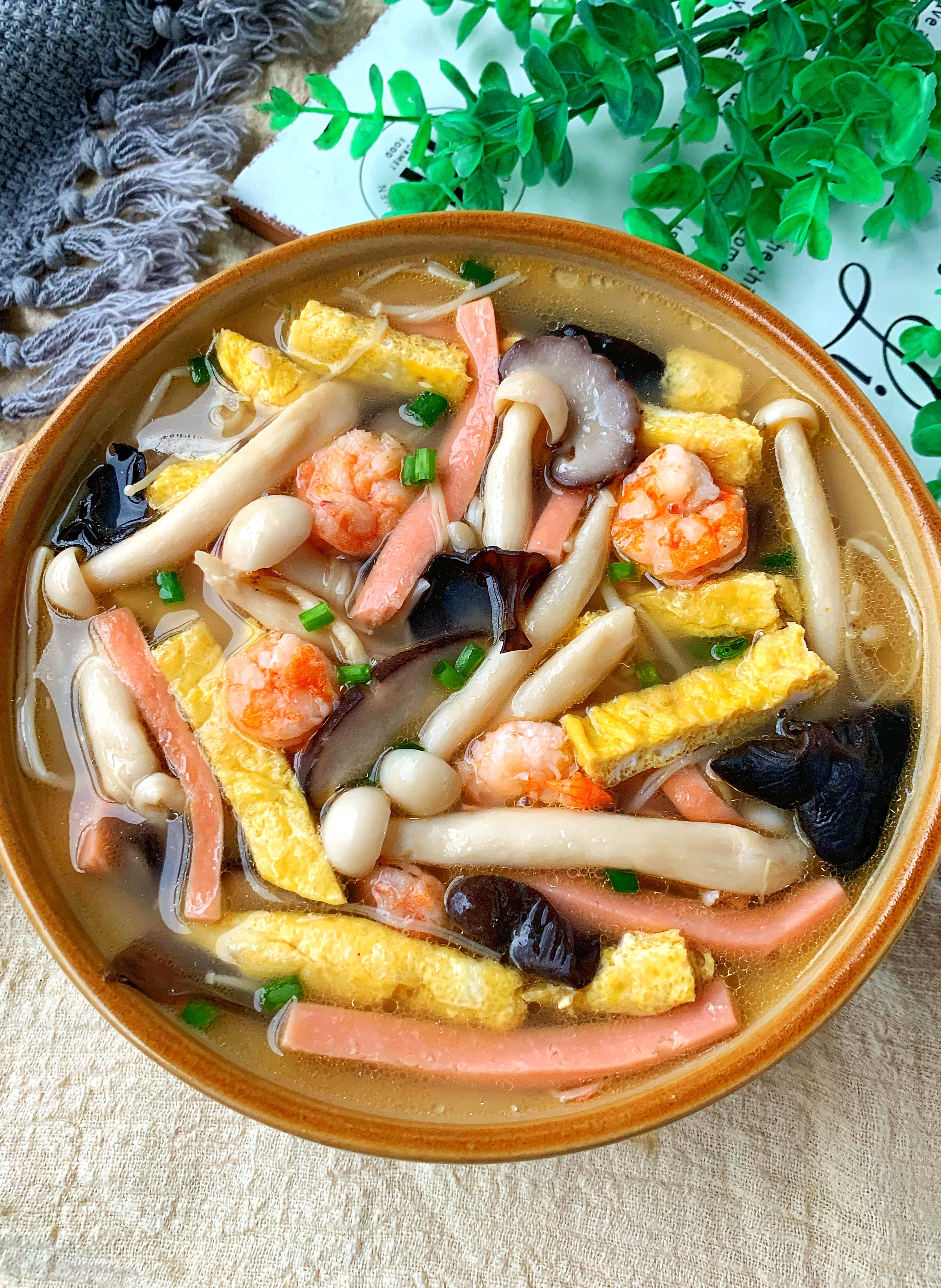 低卡减脂餐~三鲜菌菇汤的做法 步骤3