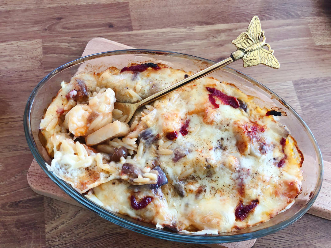 海鲜焗饭 Seafood Fried Rice with Cheesy Topping