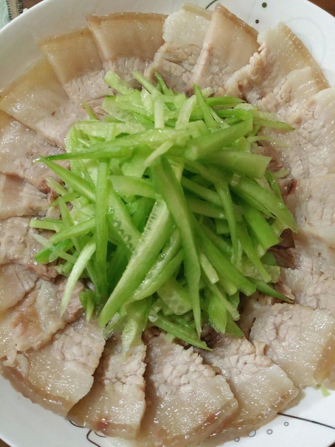 经典川菜--蒜泥白肉的做法 步骤3