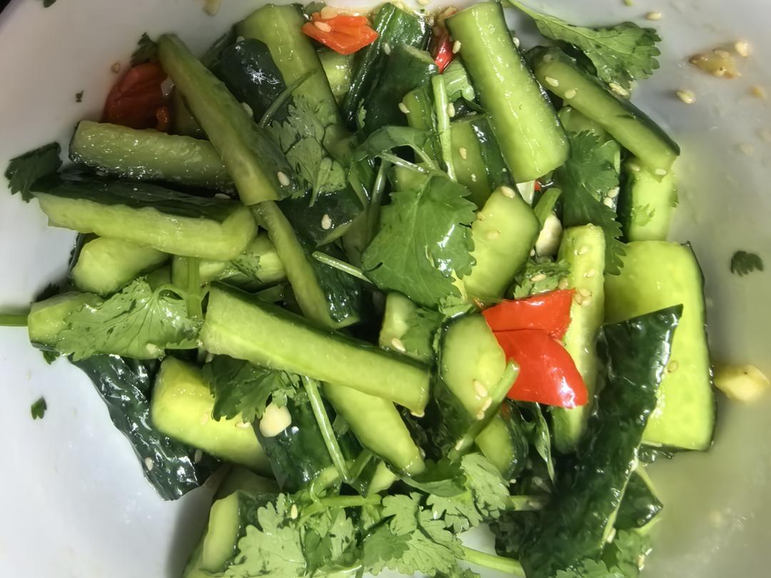 清爽解腻 居家常备的快手料理  家常凉拌刀拍黄瓜